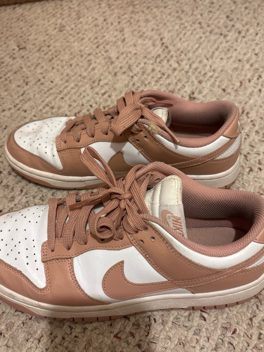 Nike dunk low rose whisper pink color size 8 womens